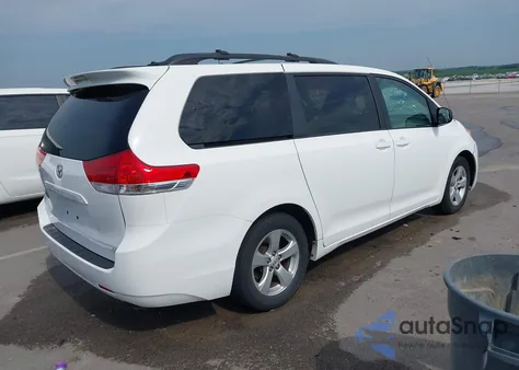 2011 Toyota Sienna Le z USA, uszkodzony, nr VIN 5TDKK3DC3BS045765